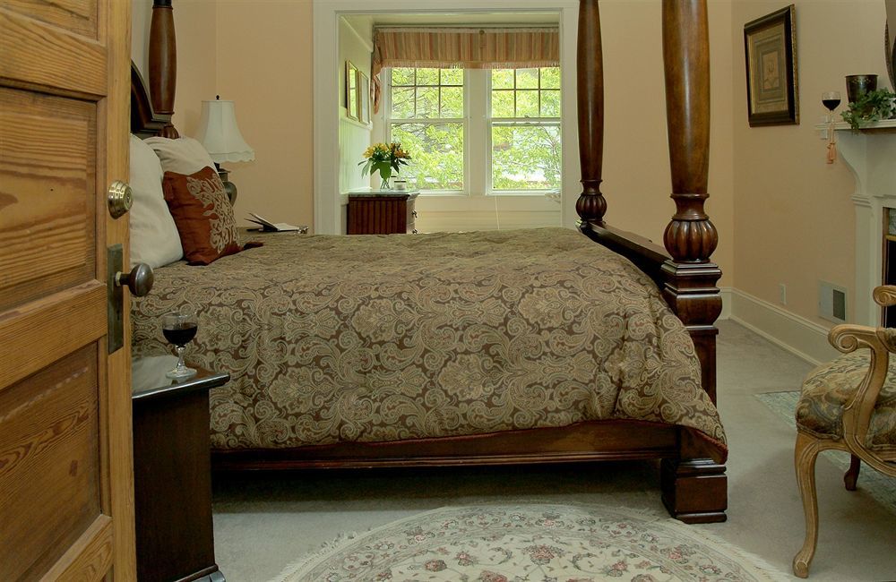 Hillhouse II Comforter Set Thomasville at Home